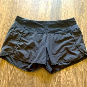 Lululemon Speed Up Mid-Rise Short 4”